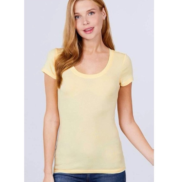 Chloe K Tops - NWOT Chloe K Semi Sheer Fitted Scoopneck Tee💛